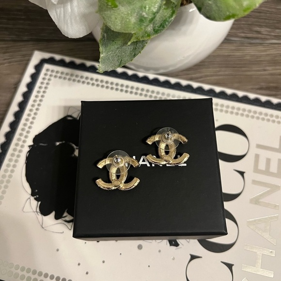 Chanel Gold Crystal CC Earrings - Picture 6 of 7